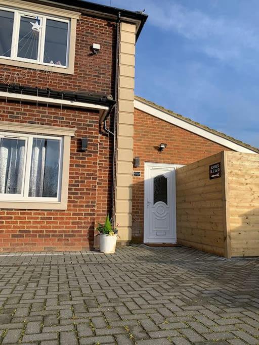 Apartment C, A One Bedroom Flat In South London Carshalton Экстерьер фото