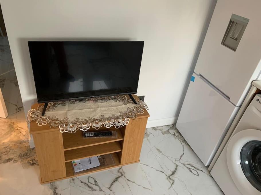 Apartment C, A One Bedroom Flat In South London Carshalton Экстерьер фото