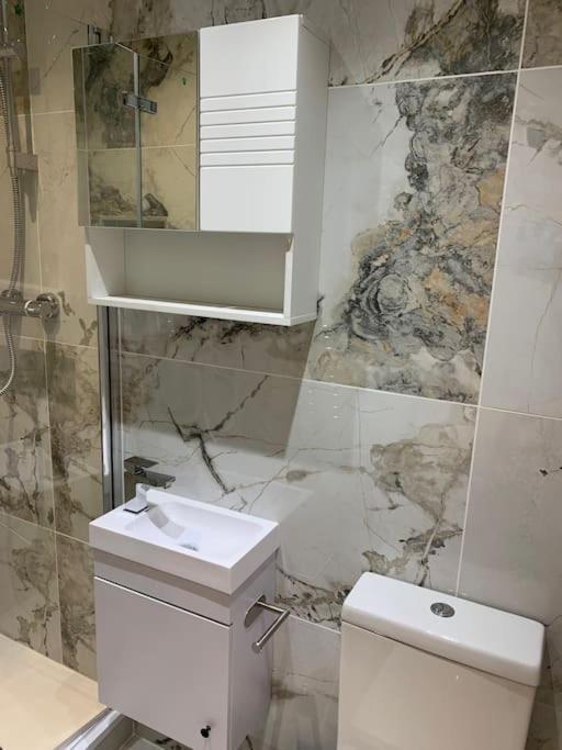 Apartment C, A One Bedroom Flat In South London Carshalton Экстерьер фото