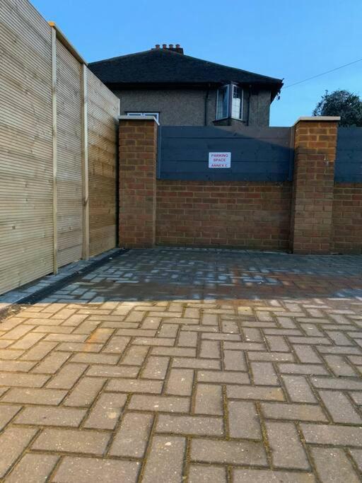 Apartment C, A One Bedroom Flat In South London Carshalton Экстерьер фото